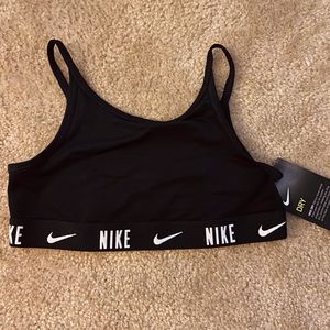 GIRLS Black nike sports bra ⚽️